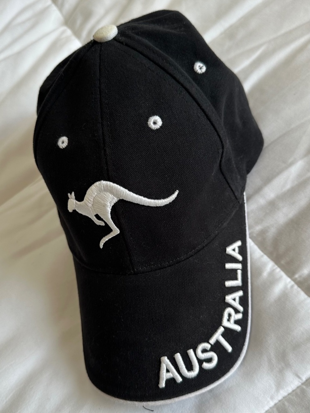 Australia kangaroo baseball cap black